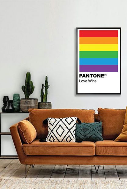 Love wins Pantone Poster in interioi