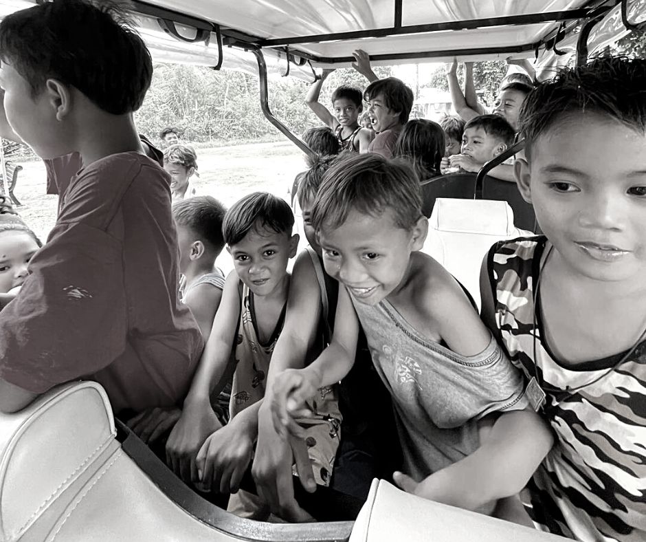 The Balesin community with children playing