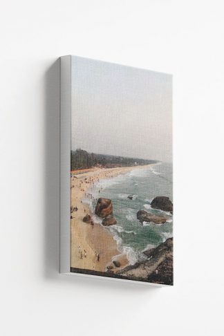 Beach and rocks canvas